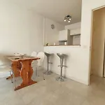 2 Pieces Avec Terrasse A 100m De La - Parking Prive, Antibes - Fr-1-252-155 Apartment