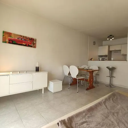 2 Pièces Avec Terrasse à 100m De La - Parking Privé, Antibes - Fr-1-252-155 * Juan-les-Pins